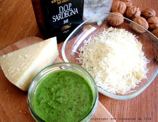 Pesto genovese - italienischer Klassiker - Pesto genovese - ursprünglich mit Pecorino sardo zubereitet