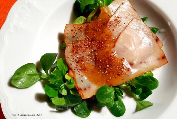 Schwertfisch Carpacchio auf Feldsalat - Kochrezept Schwertfisch Carpacchio auf Feldsalat