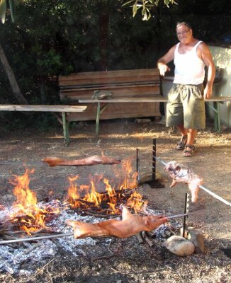 Porcheddu, Porceddu, Maialetto - sardische Spanferkel - Porcheddu, Porceddu, Maialetto - sardische Spanferkel das Rezept für den sardischen Grillklassiker