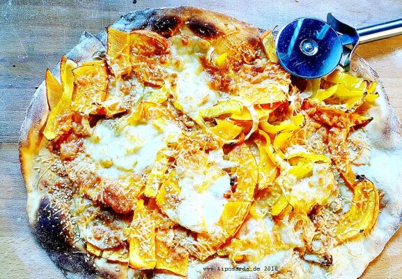 Pizza zucca - Kürbispizza - Kochrezept Pizza zucca - Kürbispizza