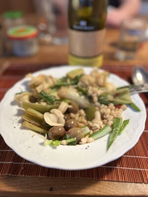 Gigli Pasta mit Puntarelle &amp; Pecorino – Sardisches Rezept - Gigli Pasta mit Puntarelle &amp; Pecorino – Sardisches Rezept