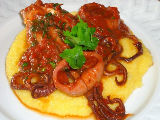 Tintenfisch mit Polenta - Tintenfisch mit Polenta