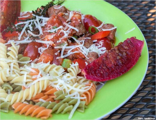Pasta mit Thymiantomatensauce &amp; Salsicciabällchen - Rezept Pasta mit Thymiantomatensauce &amp; Salsicciabällchen
