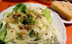 Fenchelsalat mit Pecorino - Fenchel kann man nicht nur kochen oder braten, auch roh ganz ausgezeichnet